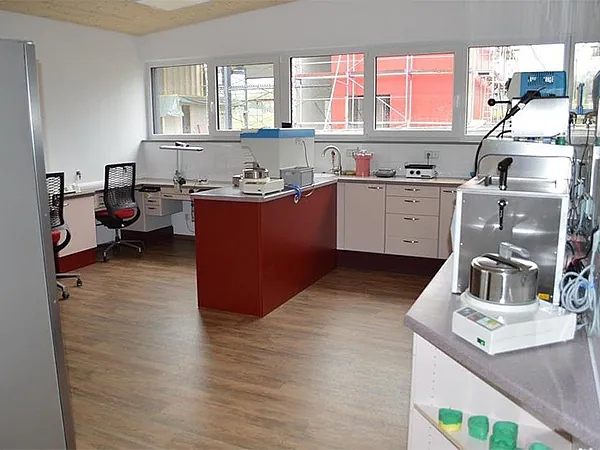 Weber-Zahntechnik - Laborrundgang